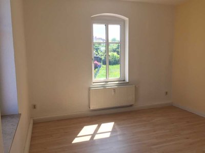 Helle 2-Zimmer-Wohnung mit Garten in Oberplanitz nähe Markt