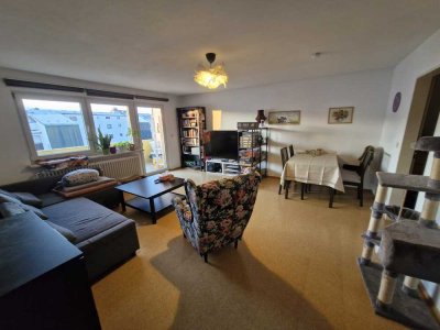 Schöne 3-Zimmer-Wohnung mit EBK u. Balkon