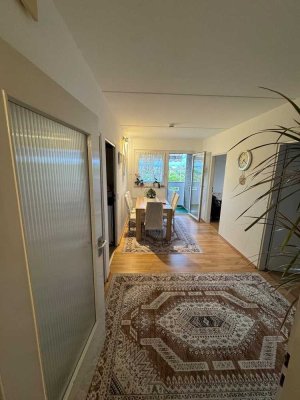 renovierte, helle & gut-aufgeteilte 3,5 Zimmerwohnung