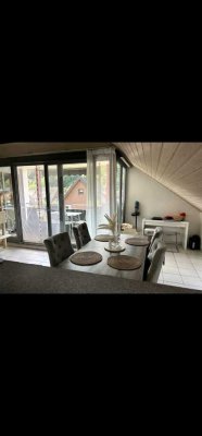 Geschmackvolle helle Wohnung mit 3 Zimmern DG+Einliegerwohnung in 72654, Neckartenzlingen