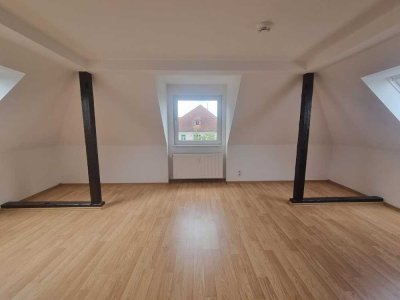 Einziehen und Wohlfühlen! Gemütliche Dachgeschosswohnung