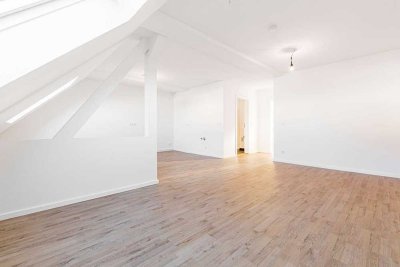 Frisch renoviert & bezugsfertig – 2-Zimmer-Wohnung im Dachgeschoss