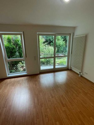 Wunderschöne, renovierte 2-Zimmer-Wohnung mit Balkon in ruhiger Lage von Frankfurt-Bergen-Enkheim