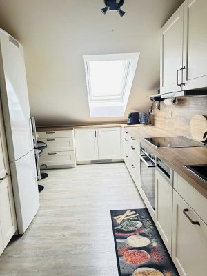 Helle 2- Zimmer Wohnung mit Balkon in zentraler Lage