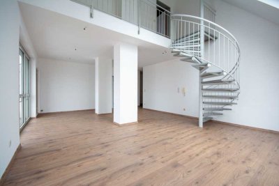 ***Wenn Sie etwas Einzigartiges suchen: 2-Zi.-Maisonette-Wohnung ganz oben***