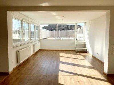 Großzügige 2 Zimmer mit Dachterrasse und Blick über den Ort