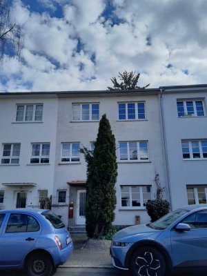 GEBOTSVERFAHREN - RMH in Ffm. Ginnheim - ca. 144 m² Wfl.  inkl. ELW & Garten