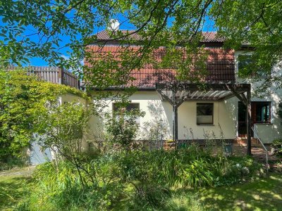 Viel Platz für Familie & Leben: Großes Einfamilienhaus mit Terrassen und Garten