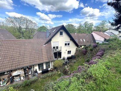 PROVISIONSFREI! Solides 2-Familienhaus mit Garagen und Garten in Pfinztal