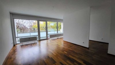 Exklusives Single-Apartment in Top-Lage mit sonnigem Balkon und Poolanlage