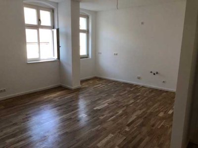 Wunderschöne 2 Zimmer-Wohnung mit gehobener Innenausstattung, ebenerdige Dusche, Parkett