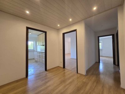 Großzügige 3 Zimmerwohnung mit Balkon und Aufzug