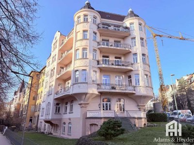 großzügige & helle Altbauwohnung im Vorderen Westen mit 2 Balkonen, bis zu 6 Zimmern & viel Platz