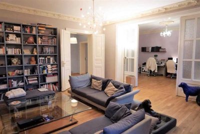 Wunderschöne sanierte Altbauwohnung (3 Zimmer, Balkon, Stuck, Innenstadtlage)