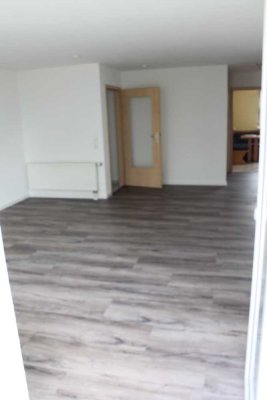 Einzugsbereite 2,5-Zimmer-Wohnung mit Terasse und Einbauküche in Brackenheim