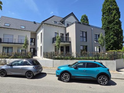 ***NEUBAU: Tolle bezugsfertige 4 ZKBB mit Sonderausstattung - stadtnah im Grünen leben***