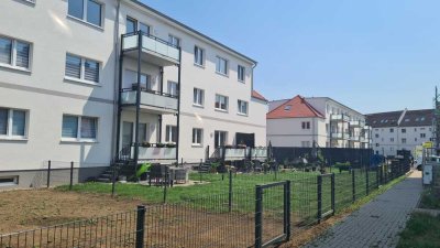 Erstbezug mit Rasen, 84 m² - Garten 150 m² - Keller 20m²