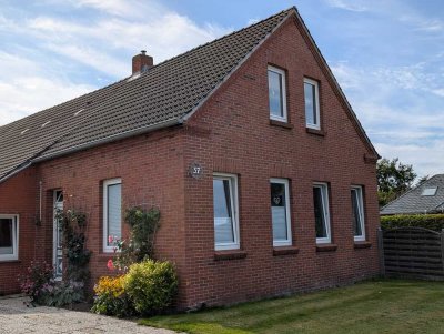 Resthof mit großem Grundstück in Norden-Ekel