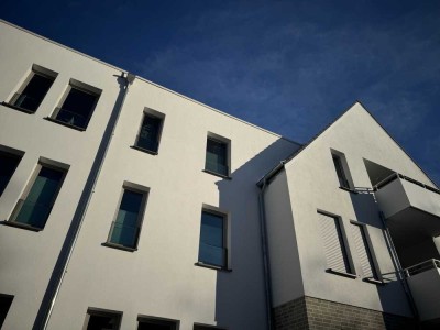 Neubau Erstbezug - lichtdurchflutete 3 Zi-Whg. mit offener Küche