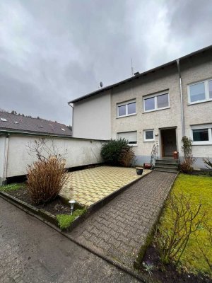 Geräumiges 7-Zimmer-Reihenhaus mit Garage in Toplage von Solingen-Burg