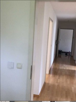 Exklusive, gepflegte 3-Raum-Wohnung mit Balkon in Landshut