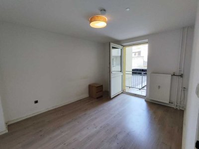 WG-Zimmer in Mainz-Altstadt mit Balkon & EBK (Keine 1-Zimmer-Wohnung!)