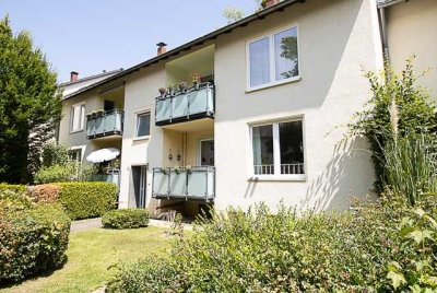 Erstbezug nach Sanierung: 4-Zimmer-Hochparterrewohnung mit Balkon und Vorgarten