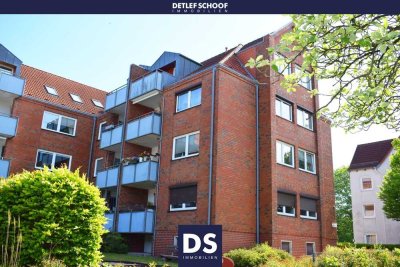 Junge moderne Dachgeschosswohnung mit herrlichem Blick und Pkw-Stellplatz