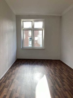 Ab sofort: Nähe Gerricusplatz: 3-Zimmer Altbauwohnung