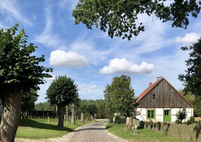 Histor. Landhaus mit Charme & Ausbaupotential-ruhig gelegen, zw. Seenplatte, Ostsee, top erreichbar