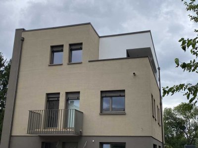 Moderne 2-Zimmer Penthouse-Wohnung mit Balkon in Karlsruhe-Beiertheim-Bulach