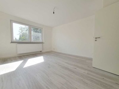Grevenbroich-Allrath, moderne 3 Zimmerwohnung mit eigenem Garten