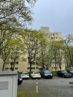 Toll geschnittene 3,5 Zimmerwohnung in München Moosach