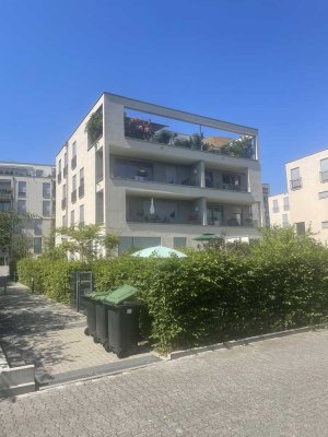 Moderne 3 Zimmer Wohnung mit Balkon, Tiefgaragenstellplatz und Aufzug