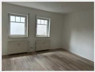 Helle 1-Zimmer Wohnung mit Balkon in Lichtenstein/Sachsen, neu renoviert