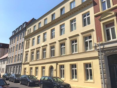 3 Zi, ca 85 qm, Schelfstadt, Bad+Küche neu, € 950 VB, von privat
