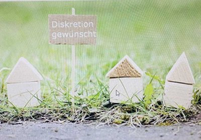 Großzügiges Zweifamilienhaus in schöner Lage von Schwalbach.