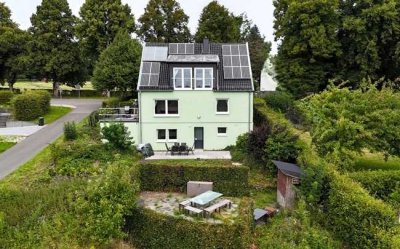 Freistehendes Haus mit insgesamt 3 (Ferien-)Wohnungen mit schönem Blick über Monschau