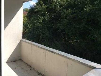 Klasse 3-Zimmer-Wohnung mit Balkon!