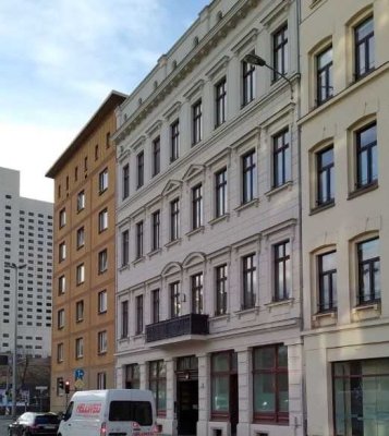 ++ Neuwertige 3 Zi. Whg mit Terrasse zum Hof, zwei Bädern und Stellplatz ++