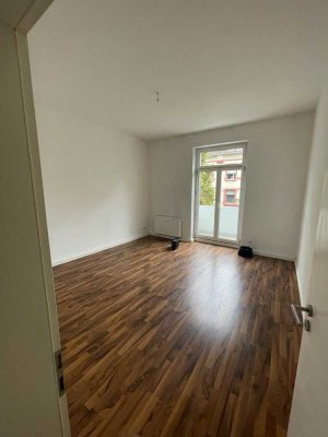 Helle 2 Zimmer Wohnung mit Balkon