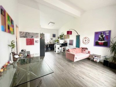 ***LOFTARTIGE WOHNPERLE MIT GROSSER DACHTERRASSE UND DUSCHBAD EN SUITE***