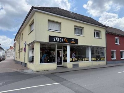 ***modernisiertes Wohn- und Geschäftshaus in zentraler Lage***