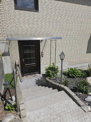 Stilvolle, modernisierte 2,5-Zimmer-Erdgeschosswohnung mit Einbauküche in Laupheim