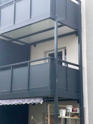 Sanierte 2 Zi. Wohnung im 1.OG links mit EBK, Keller und Balkon in 73033 Göppingen, WM: ca.880€
