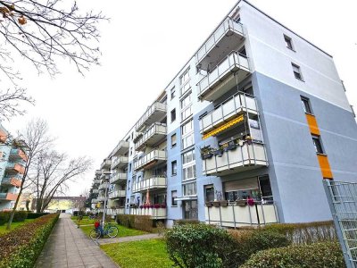 Kapitalanlage! Helle, sanierte 3 ZKB mit 2 Balkonen und Außenstellplatz zu verkaufen