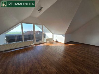 REDUZIERT!!! Helle 4-Zi-Dachgeschosswohnung mit Balkon in Engelnstedt