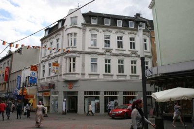 GE-Zentrum, Bahnhofstr. 26, Altbau 1. OG, 150 m², 4 Zi., Küche, D , B, Gartennutzung,