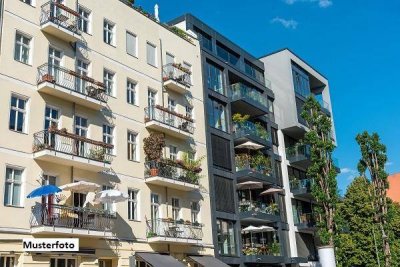 Charmantes Wohn- und Geschäftshaus im Altbau (Bj. um 1900)