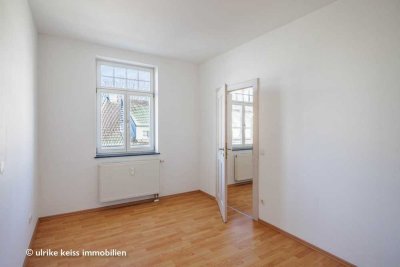 Hübsche Wohnung mit tollem Grundriss! Balkon! EBK zur Ablöse!
